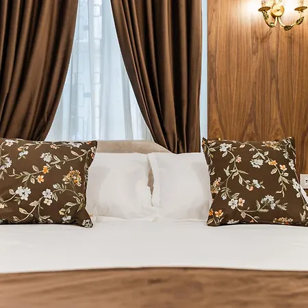 فندق مبيت وإفطار La Bella Trevi 4*